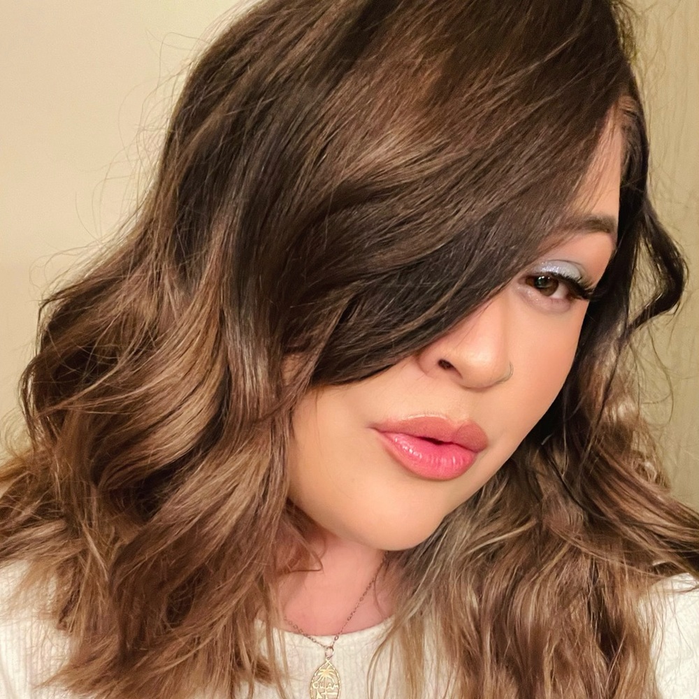 Meet your Posher, Angelica